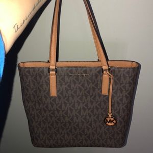 Michael kors purse